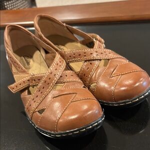 Clarks Tan Leather Slip-On Shoes, “Bendables,” Leather upper, 10N